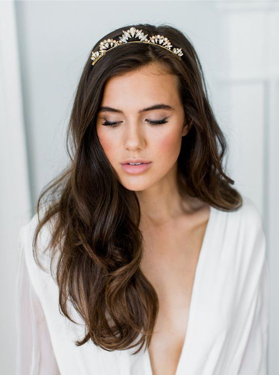 natural makeup is a bridal beauty trend